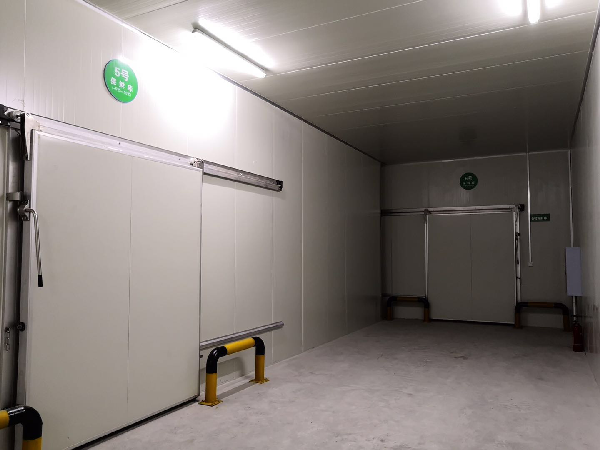 農(nóng)產(chǎn)品交易市場(chǎng)建個(gè)1萬(wàn)立方農(nóng)產(chǎn)品冷庫(kù)要多少錢？